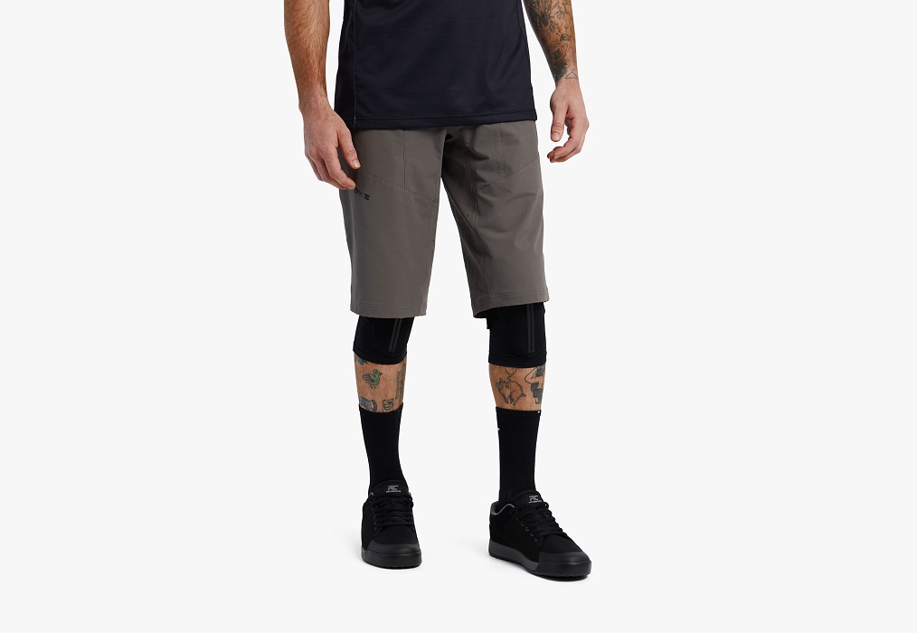 Shorts Indy Men NEW Charcoal Grey
