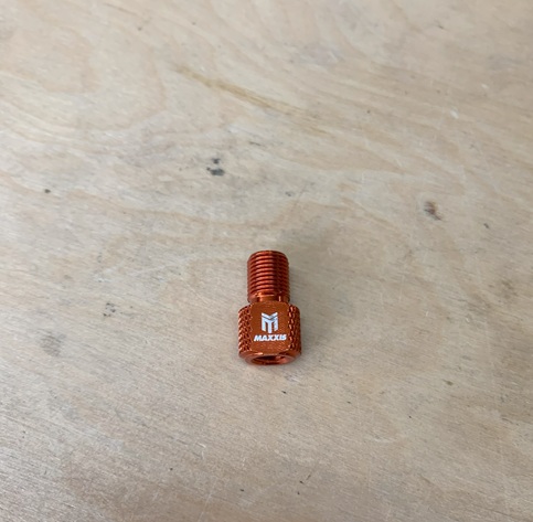 Ventiladapter MAXXOUT von AV Pumpe auf DV / SV-Ventil Orange