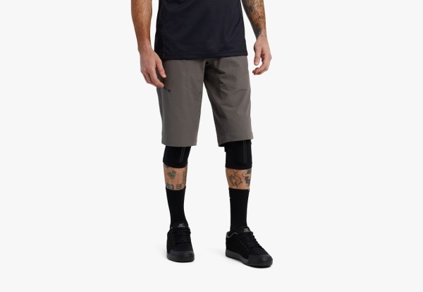 Shorts Indy Men NEW Charcoal Grey